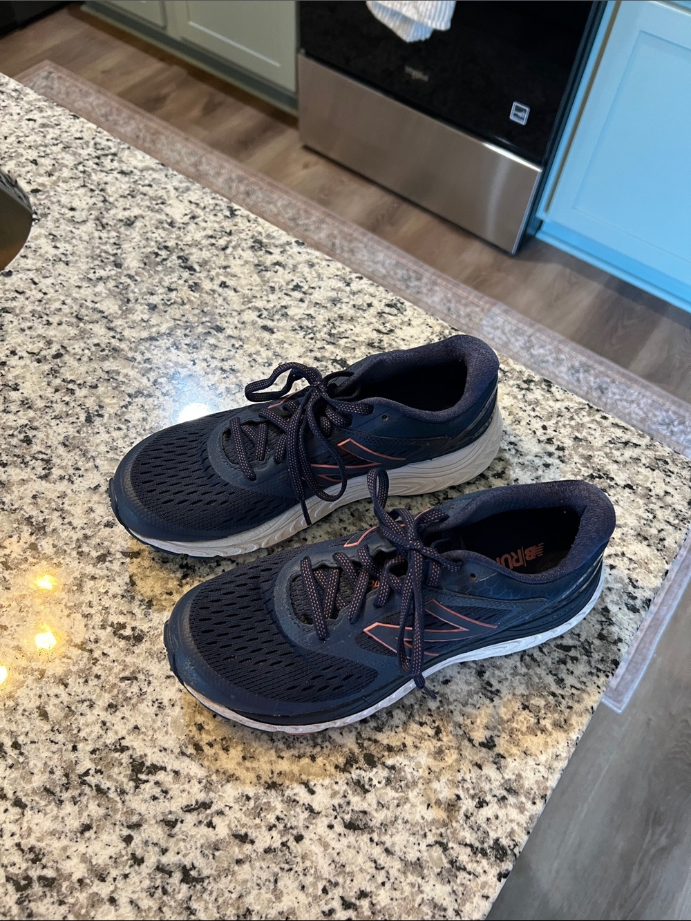 New Balance840v4 women’s athletic shoe size 8